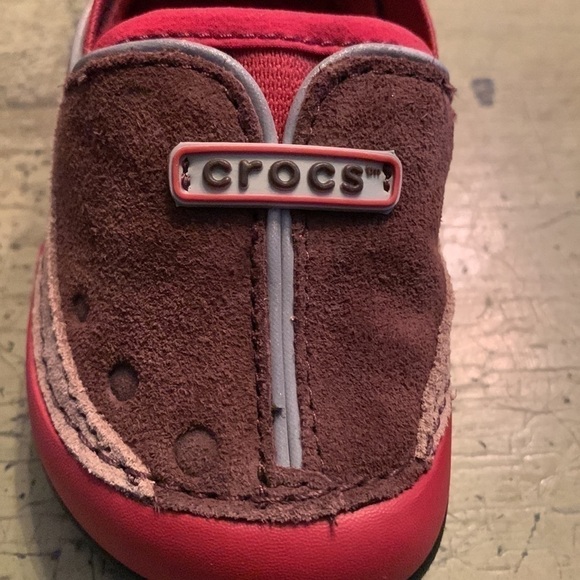 crocs Dawson Slip On Infant Sneaker - Red/Espresso/Khaki - Picture 6 of 11